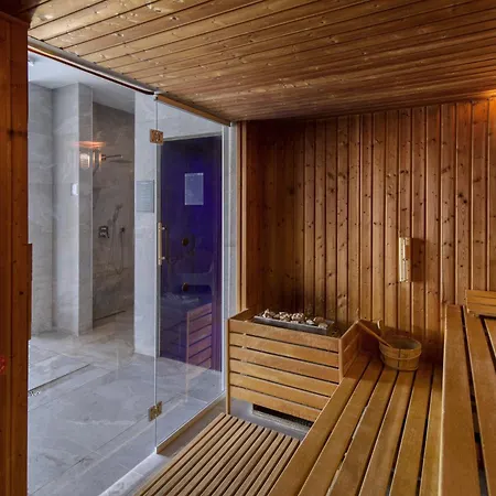 Saltic & Grzybowo فندق 4*